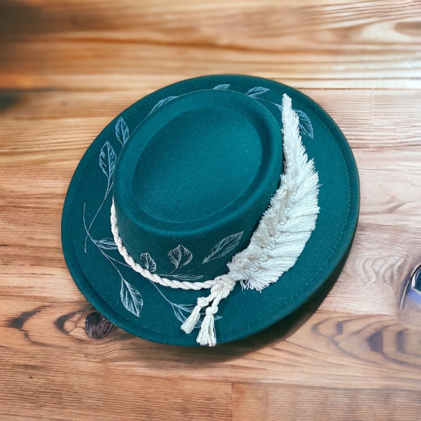 Macramé Feather and Leaves Green Fedora
